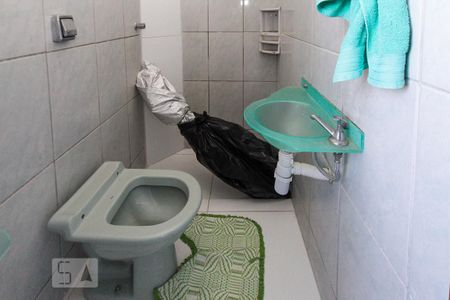 Casa à venda com 225m², 3 quartos e 2 vagas Casa à venda com 225m², 3 quartos e 2 vagasbanheiro