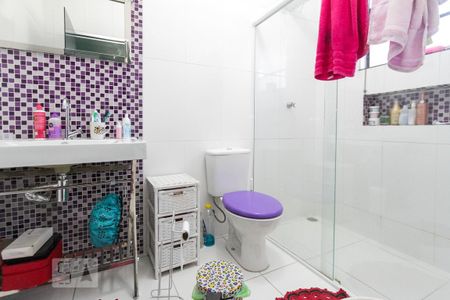 Casa à venda com 225m², 3 quartos e 2 vagas Casa à venda com 225m², 3 quartos e 2 vagasBanheiro Suite 02