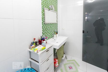 Casa à venda com 225m², 3 quartos e 2 vagas Casa à venda com 225m², 3 quartos e 2 vagasBanheiro de Suite