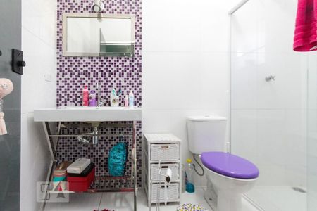 Casa à venda com 225m², 3 quartos e 2 vagas Casa à venda com 225m², 3 quartos e 2 vagasBanheiro Suite 02