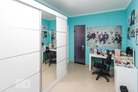 Casa à venda com 225m², 3 quartos e 2 vagas Casa à venda com 225m², 3 quartos e 2 vagasSuite 02