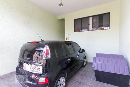 Casa à venda com 225m², 3 quartos e 2 vagas Casa à venda com 225m², 3 quartos e 2 vagasGaragem