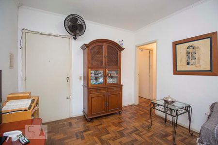 Sala  de apartamento à venda com 3 quartos, 90m² em Vila Ipiranga, Porto Alegre