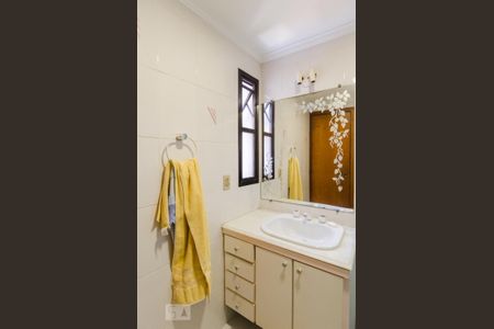 Apartamento à venda com 187m², 4 quartos e 3 vagasBanheiro da suíte