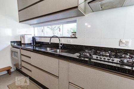 Casa à venda com 220m², 3 quartos e 2 vagasCozinha