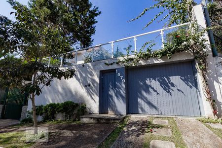 Casa à venda com 220m², 3 quartos e 2 vagasFachada