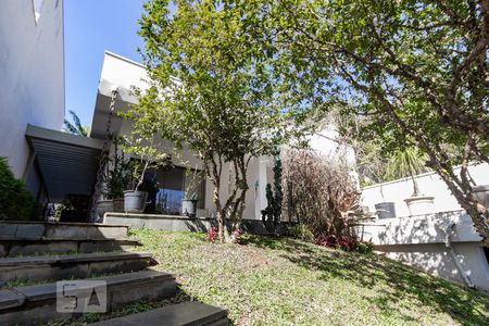 Casa à venda com 220m², 3 quartos e 2 vagasQuintal