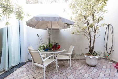 Casa à venda com 220m², 3 quartos e 2 vagasJardim de Inverno