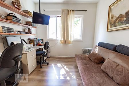 Casa à venda com 220m², 3 quartos e 2 vagasQuarto