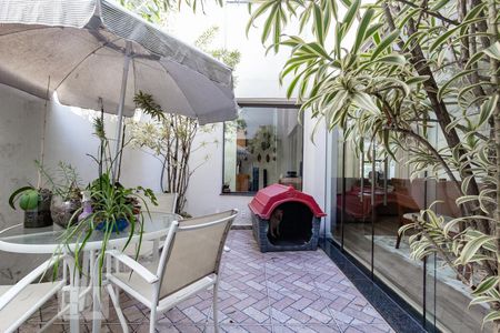 Casa à venda com 220m², 3 quartos e 2 vagasJardim de Inverno