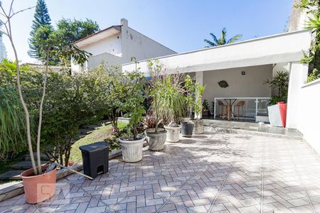 Casa à venda com 220m², 3 quartos e 2 vagasQuintal