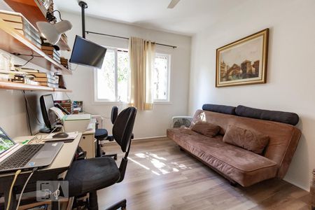 Casa à venda com 220m², 3 quartos e 2 vagasQuarto