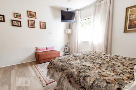 Casa à venda com 220m², 3 quartos e 2 vagasSuíte 2