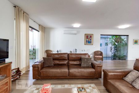 Sala de casa para alugar com 3 quartos, 220m² em Campo Belo, São Paulo