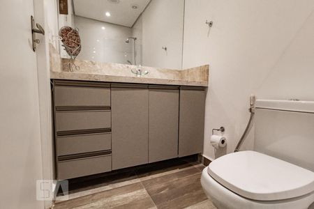 Casa à venda com 220m², 3 quartos e 2 vagasBanheiro da Suíte 1