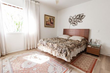 Casa à venda com 220m², 3 quartos e 2 vagasSuíte 2