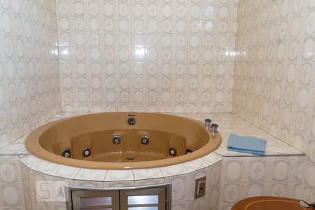 Casa à venda com 289m², 5 quartos e 6 vagasBanheiro da Suíte 3