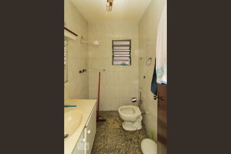 Casa para alugar com 690m², 5 quartos e 4 vagasBanheiro