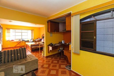 Casa para alugar com 690m², 5 quartos e 4 vagasSuite