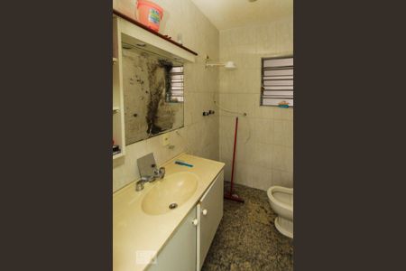 Casa para alugar com 690m², 5 quartos e 4 vagasBanheiro