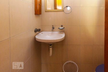 Casa para alugar com 690m², 5 quartos e 4 vagasBanheiro do Salão de festa