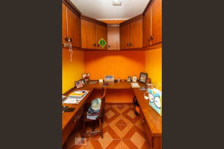 Casa para alugar com 690m², 5 quartos e 4 vagasSuite