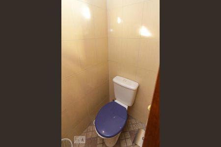 Casa para alugar com 690m², 5 quartos e 4 vagasBanheiro do Salão de festa