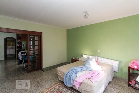 Casa para alugar com 690m², 5 quartos e 4 vagasSuite