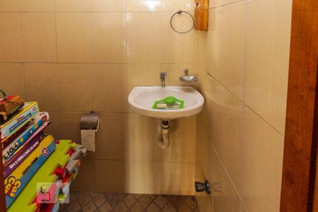 Casa para alugar com 690m², 5 quartos e 4 vagasBanheiro do Salão de festa