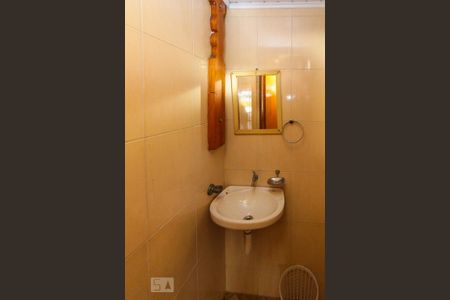 Casa para alugar com 690m², 5 quartos e 4 vagasBanheiro do Salão de festa