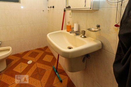 Casa para alugar com 690m², 5 quartos e 4 vagasBanheiro