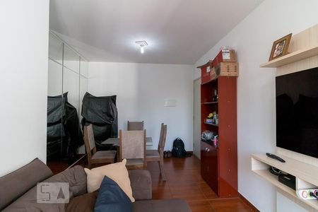 Sala de apartamento para alugar com 2 quartos, 50m² em Jardim Flor da Montanha, Guarulhos