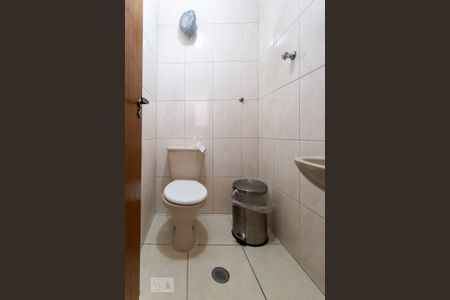 Casa à venda com 110m², 2 quartos e 1 vaga Casa à venda com 110m², 2 quartos e 1 vagaBanheiro