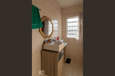 Casa à venda com 110m², 2 quartos e 1 vaga Casa à venda com 110m², 2 quartos e 1 vagaBanheiro