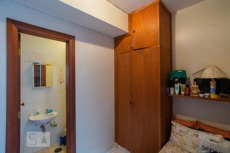 Casa à venda com 400m², 4 quartos e 4 vagasQuarto de Serviço