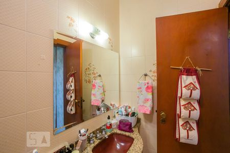 Casa à venda com 400m², 4 quartos e 4 vagasBanheiro da Suite 02