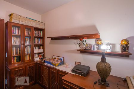 Casa à venda com 400m², 4 quartos e 4 vagasEscritório 2