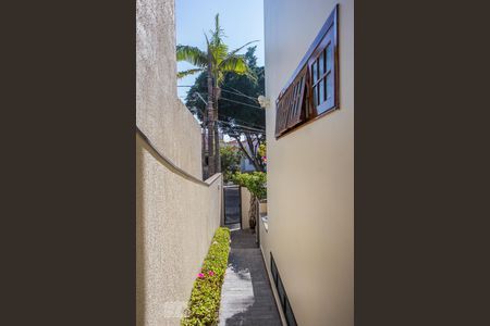 Casa à venda com 400m², 4 quartos e 4 vagasEntrada de Serviço