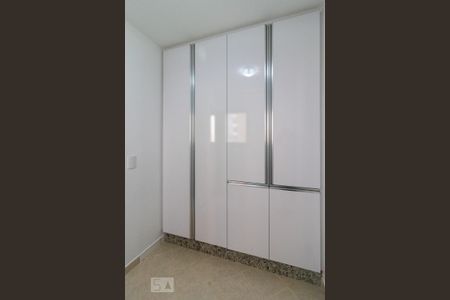 Apartamento para alugar com 110m², 3 quartos e 1 vagaÁrea de Serviço