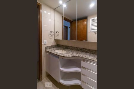 Apartamento para alugar com 110m², 3 quartos e 1 vagaBanheiro