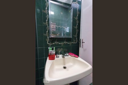 Casa à venda com 350m², 3 quartos e 5 vagasBanheiro Corredor