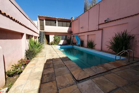 Casa à venda com 350m², 3 quartos e 5 vagasÁrea Externa