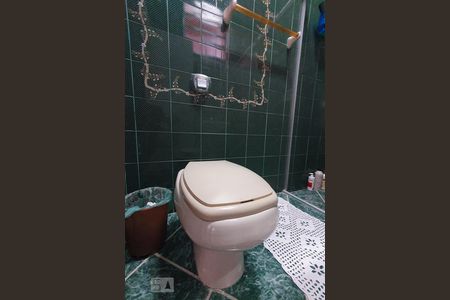 Casa à venda com 350m², 3 quartos e 5 vagasBanheiro Corredor