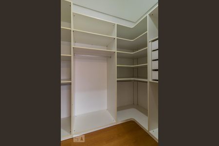 Closet de apartamento para alugar com 1 quarto, 53m² em Menino Deus, Porto Alegre