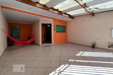 Casa à venda com 195m², 3 quartos e 4 vagas Casa à venda com 195m², 3 quartos e 4 vagasGaragem