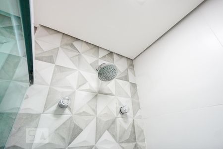 Apartamento à venda com 70m², 3 quartos e 2 vagasChuveiro