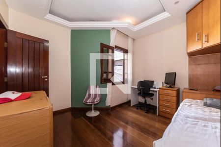 Casa à venda com 250m², 3 quartos e 2 vagas Casa à venda com 250m², 3 quartos e 2 vagasQuarto 1