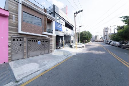 Casa à venda com 250m², 3 quartos e 2 vagas Casa à venda com 250m², 3 quartos e 2 vagasFachada