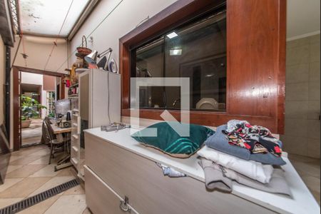 Casa à venda com 250m², 3 quartos e 2 vagas Casa à venda com 250m², 3 quartos e 2 vagasCorredor - Ateliê