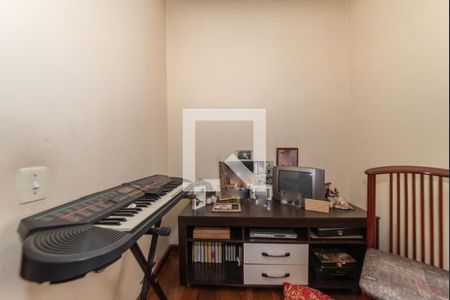 Casa à venda com 250m², 3 quartos e 2 vagas Casa à venda com 250m², 3 quartos e 2 vagasEscritório